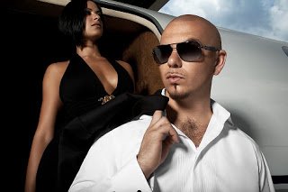 Videoclip @ Pitbull – Hey Baby