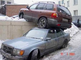 Vezi cum poti scoate masina din parcare daca esti blocat!