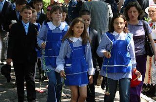 Guvernul doreste introducerea uniformelor in scoli!