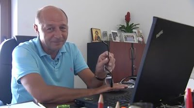 Presedintele Traian Basescu are FACEBOOK! Adreseaza-i o intrebare