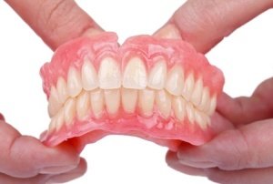 Inlocuirea dintilor lipsa cu proteze dentare