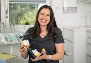 dr-laura-girbea-medic-ortodont-clinica-ortodontie-the-smile-space-bucuresti