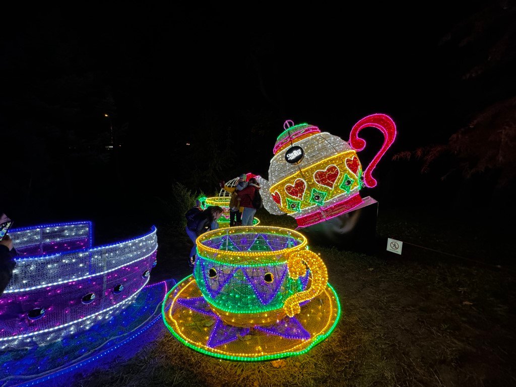 Grădina Luminilor București "Alice în Țara Minunilor"